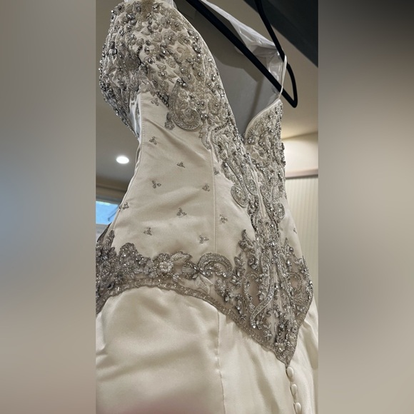 Platinum Priscilla of Boston Elegant Ivory Crystal Embellished Wedding Dress - Picture 10 of 15